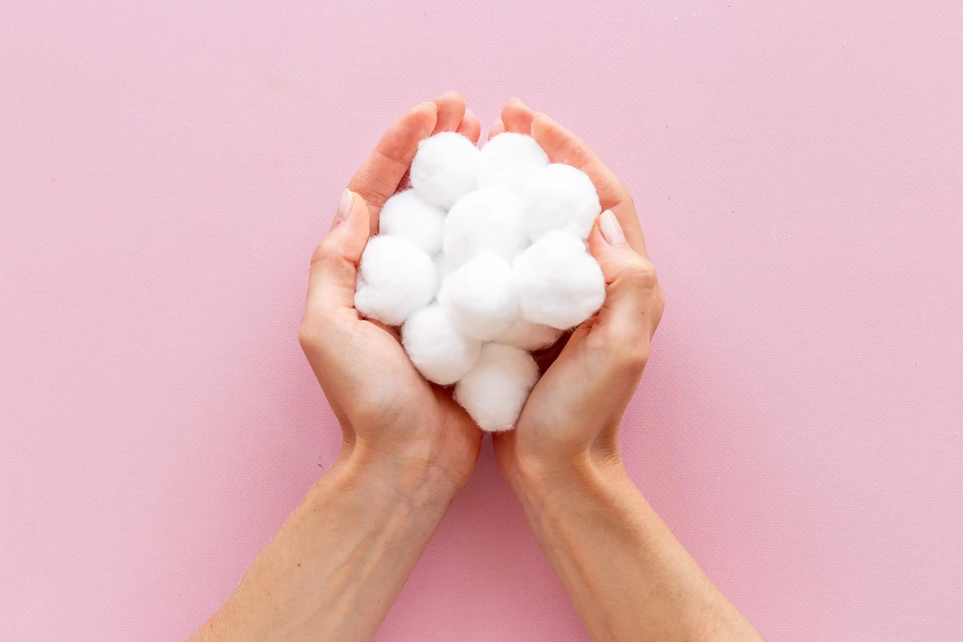 DecorRack 300 Small Cotton Balls for Make-Up, Nail Polish Removal, Pet Care, Applying Oil Lotion or Powder, Made from 100% Pure & Natural Cotton, Soft and Absorbent for Household Needs (300 Count) 300 Count Anti Spier